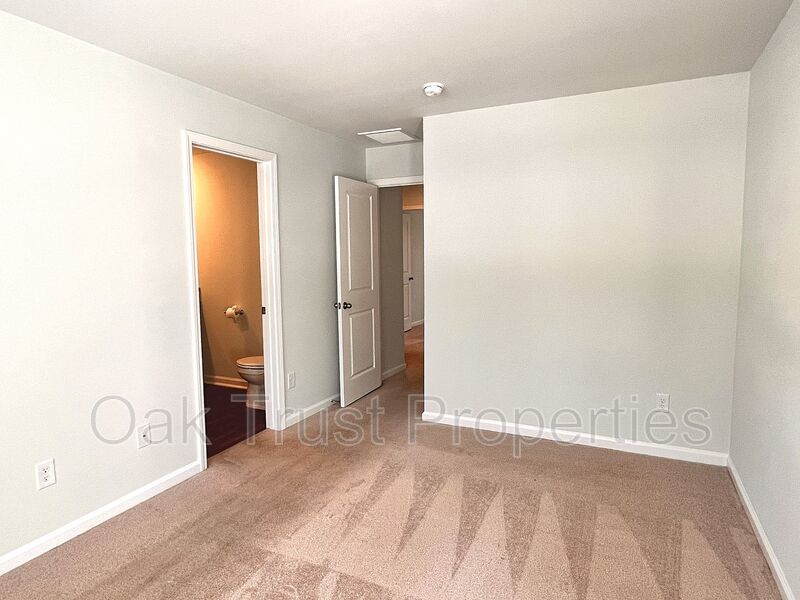 Shady Oaks property image