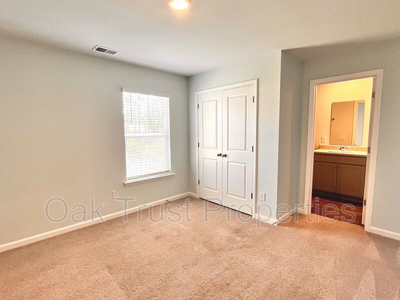 Shady Oaks property image