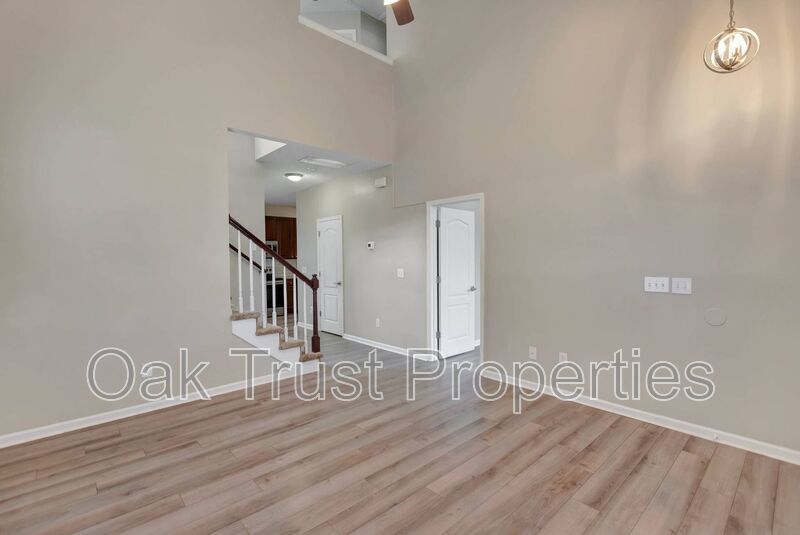 Lakes of Summerville property image