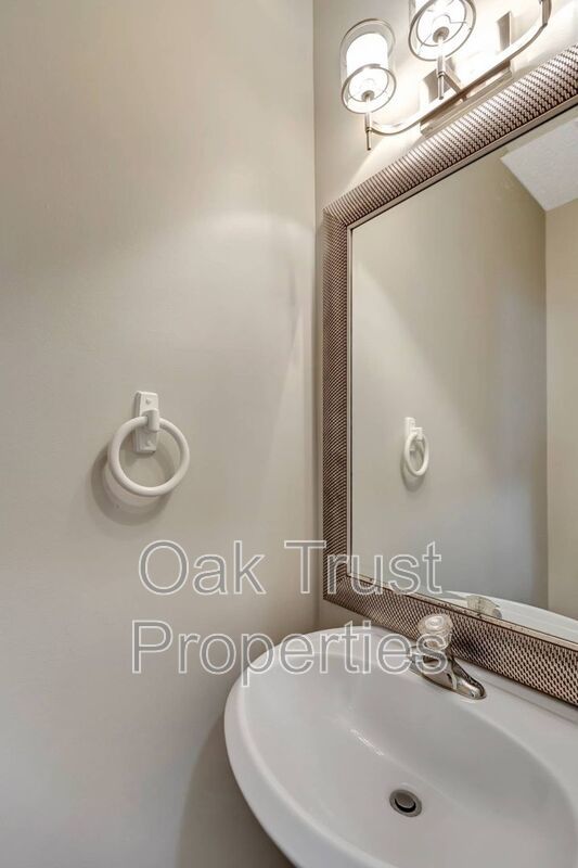 Lakes of Summerville property image