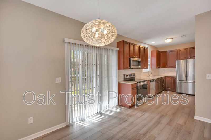 Lakes of Summerville property image