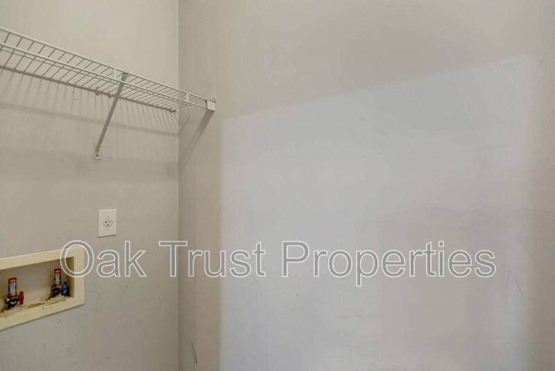 Lakes of Summerville property image