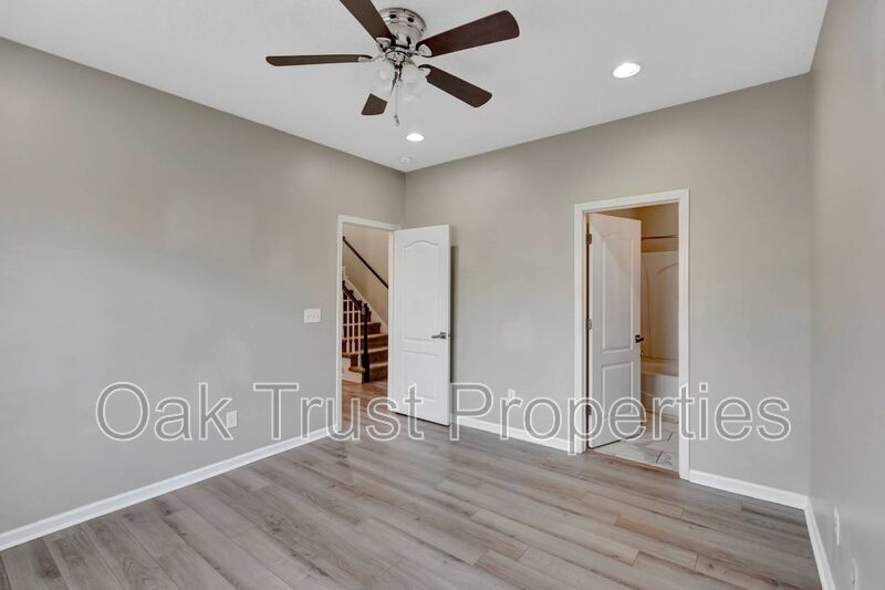 Lakes of Summerville property image