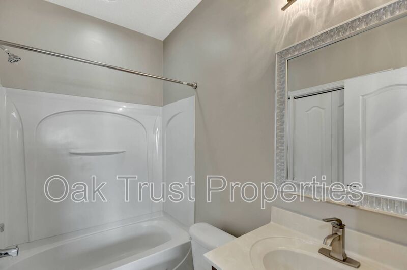 Lakes of Summerville property image