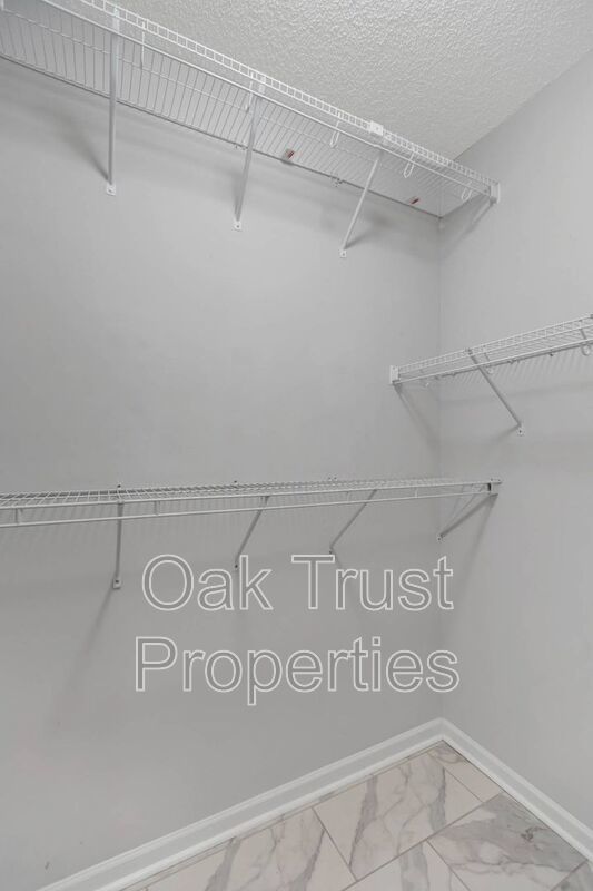 Lakes of Summerville property image