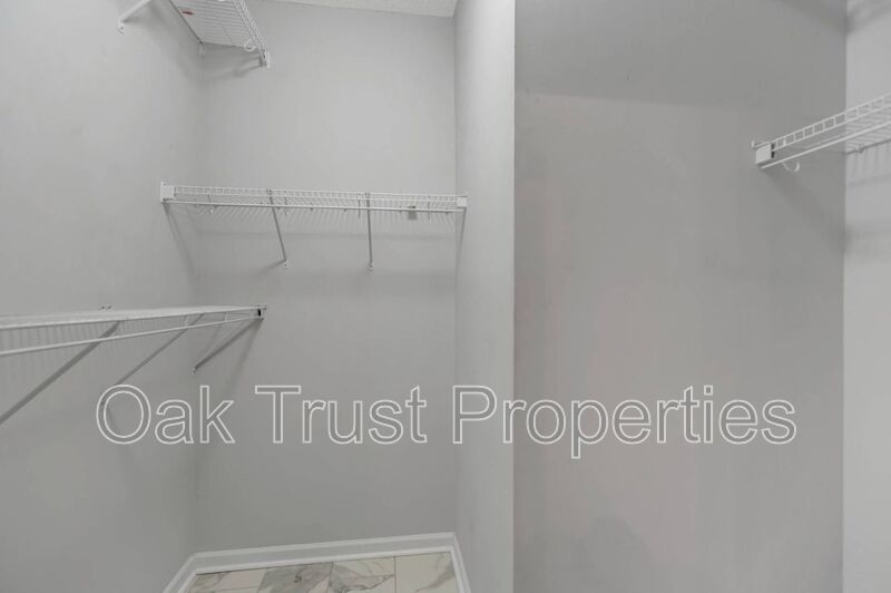 Lakes of Summerville property image