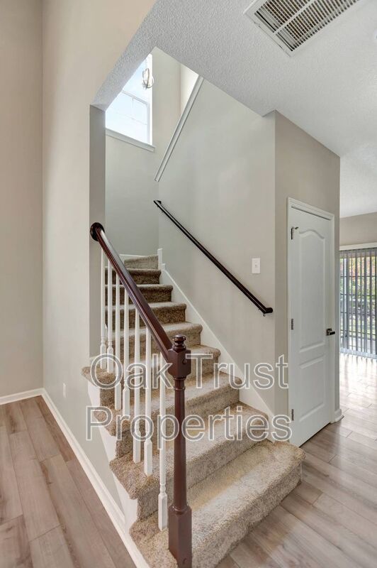 Lakes of Summerville property image