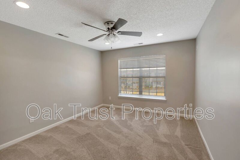 Lakes of Summerville property image