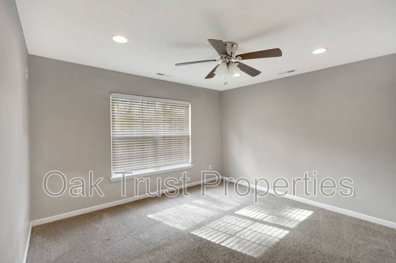 Lakes of Summerville property image