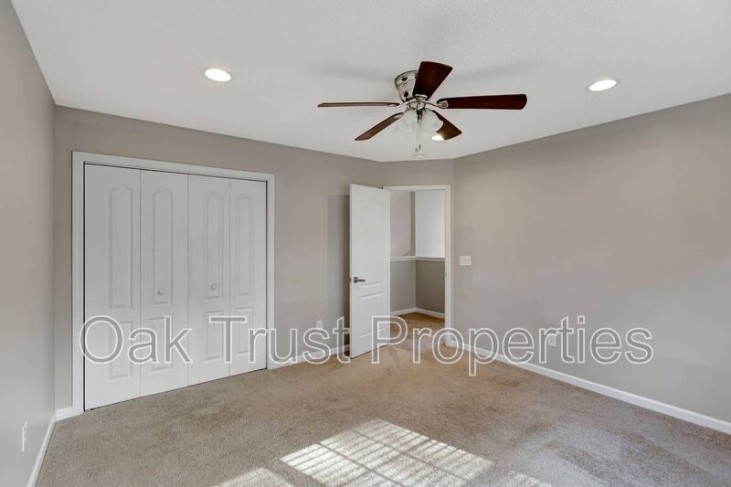 Lakes of Summerville property image