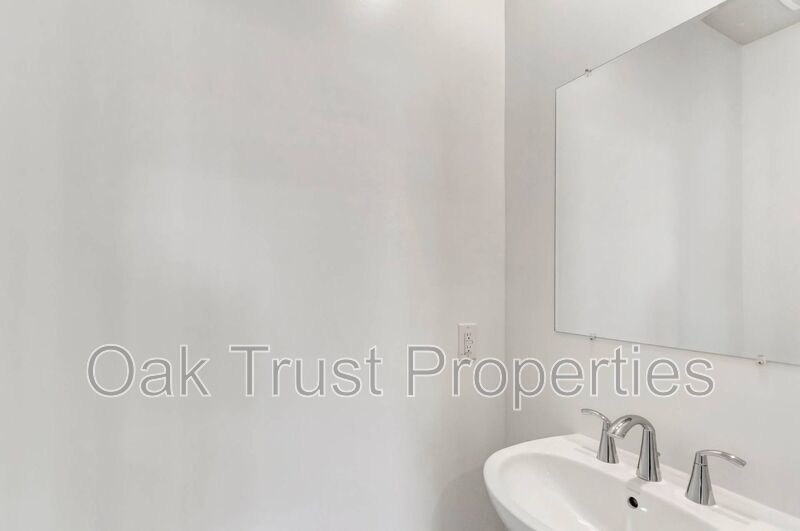 Brighton Square at Nexton property image