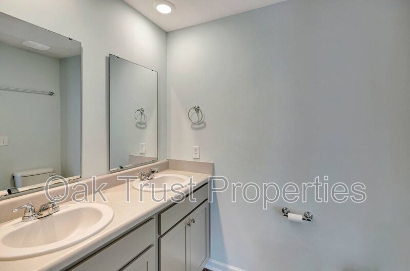 Shady Oaks property image