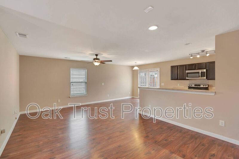 Lakes of Summerville property image