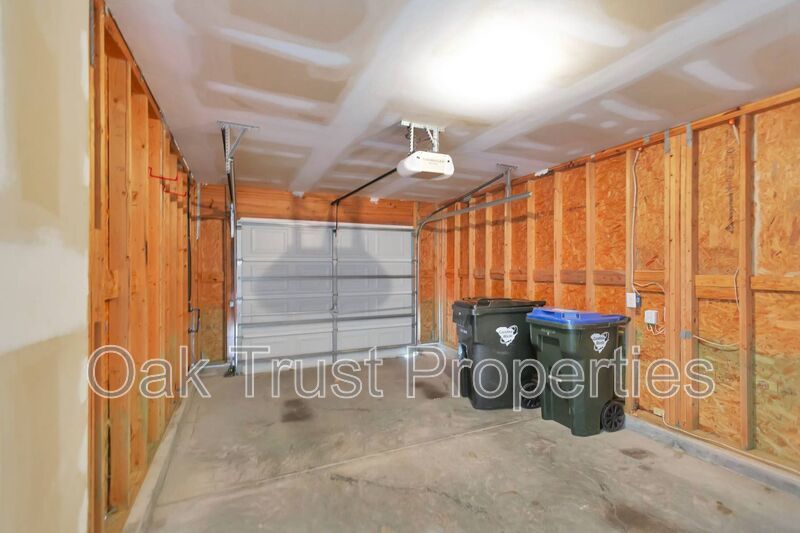 Lakes of Summerville property image