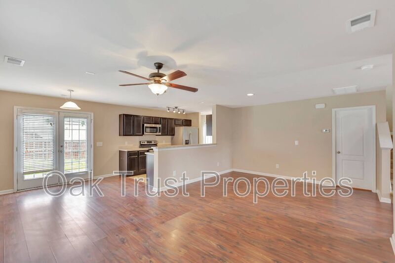 Lakes of Summerville property image