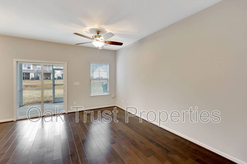 Lakeview Commons property image