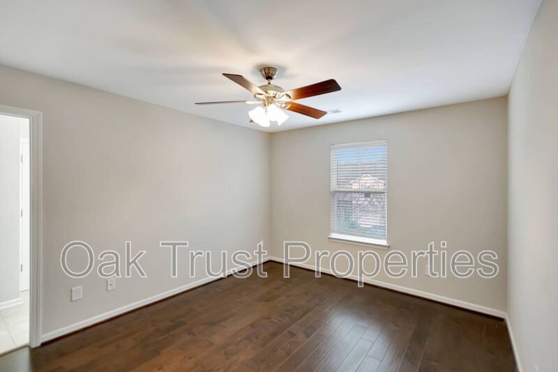 Lakeview Commons property image