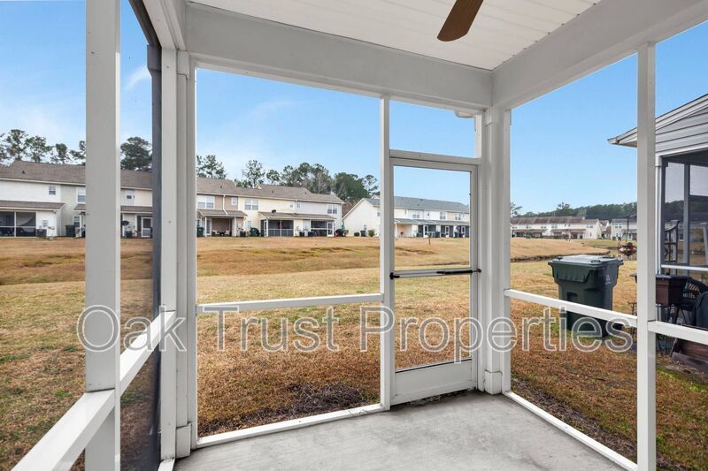 Lakeview Commons property image