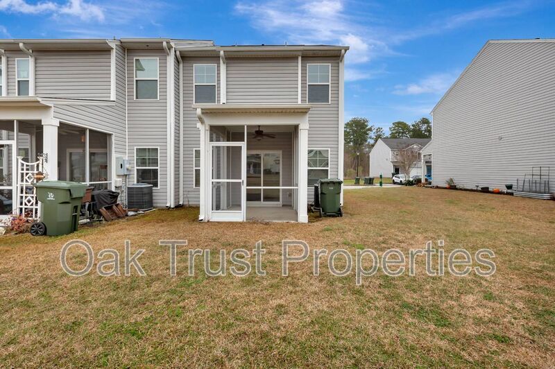 Lakeview Commons property image