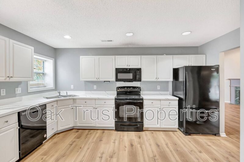 The Lakes property image