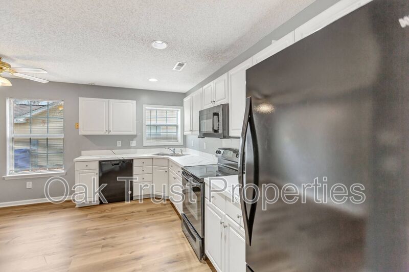 The Lakes property image