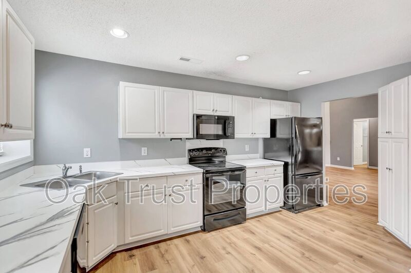 The Lakes property image