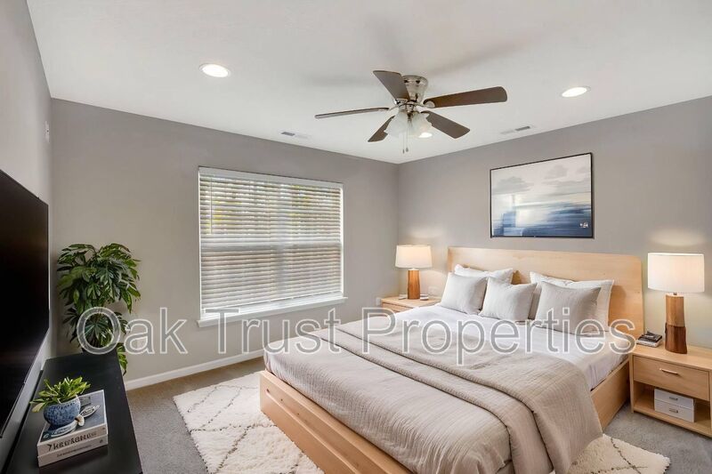 Lakes of Summerville property image