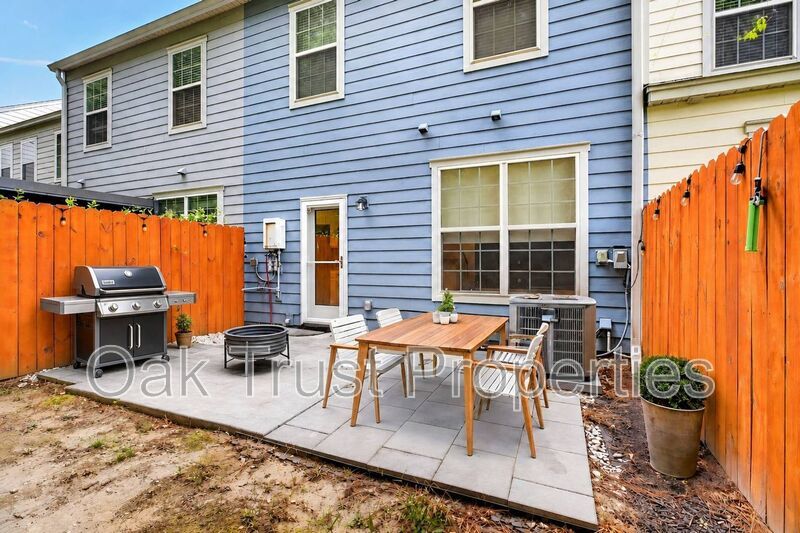 Hunt Club property image