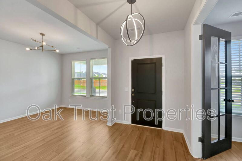 Summers Corner property image