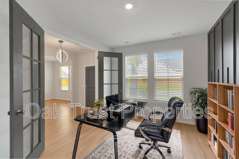 Summers Corner property image