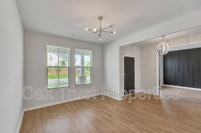 Summers Corner property image