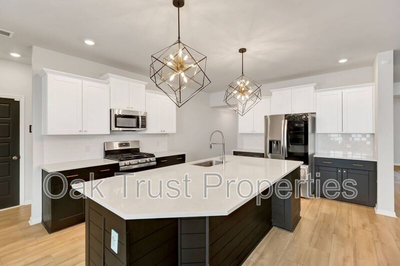 Summers Corner property image