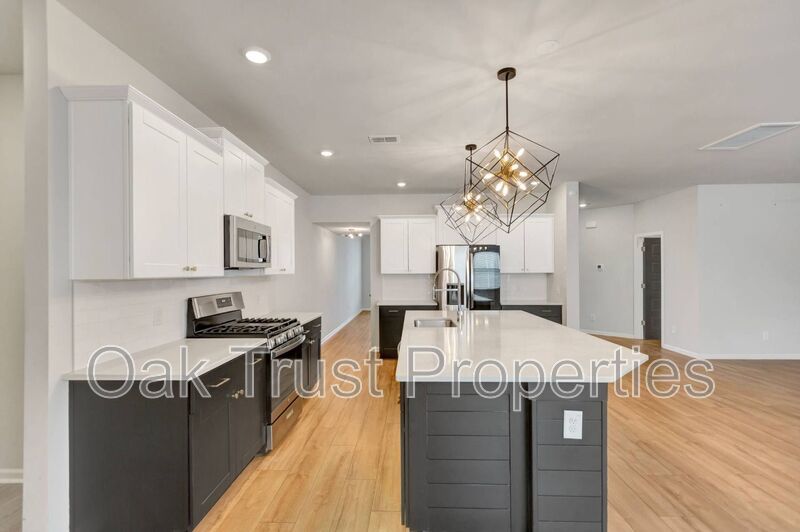 Summers Corner property image