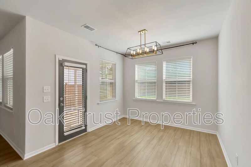 Summers Corner property image