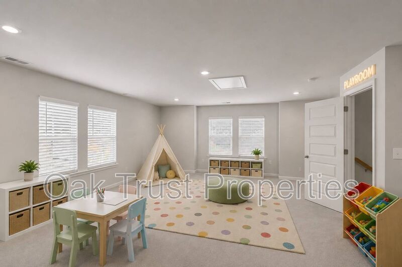 Summers Corner property image